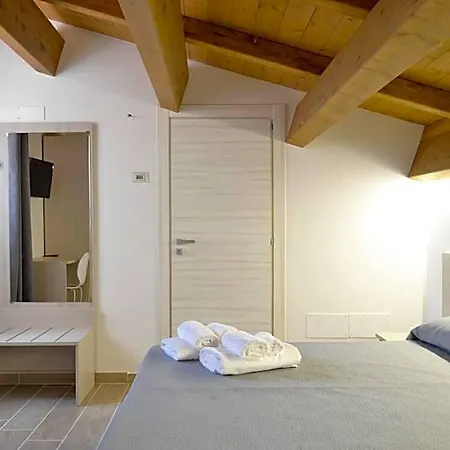 Santa Lucia, 3*