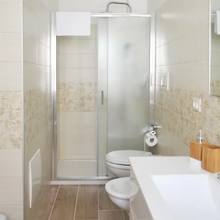 Santa Lucia, 3*