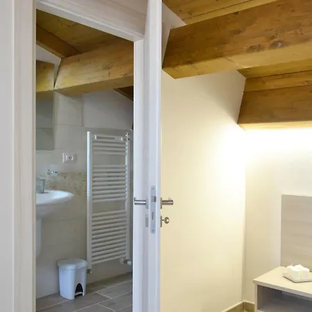 Santa Lucia, 3*
